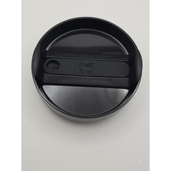 LV x Stanley 40oz Quencher H2.0 Tumbler Black/Gold with Straw–Limited Edition - Picture 6 of 6